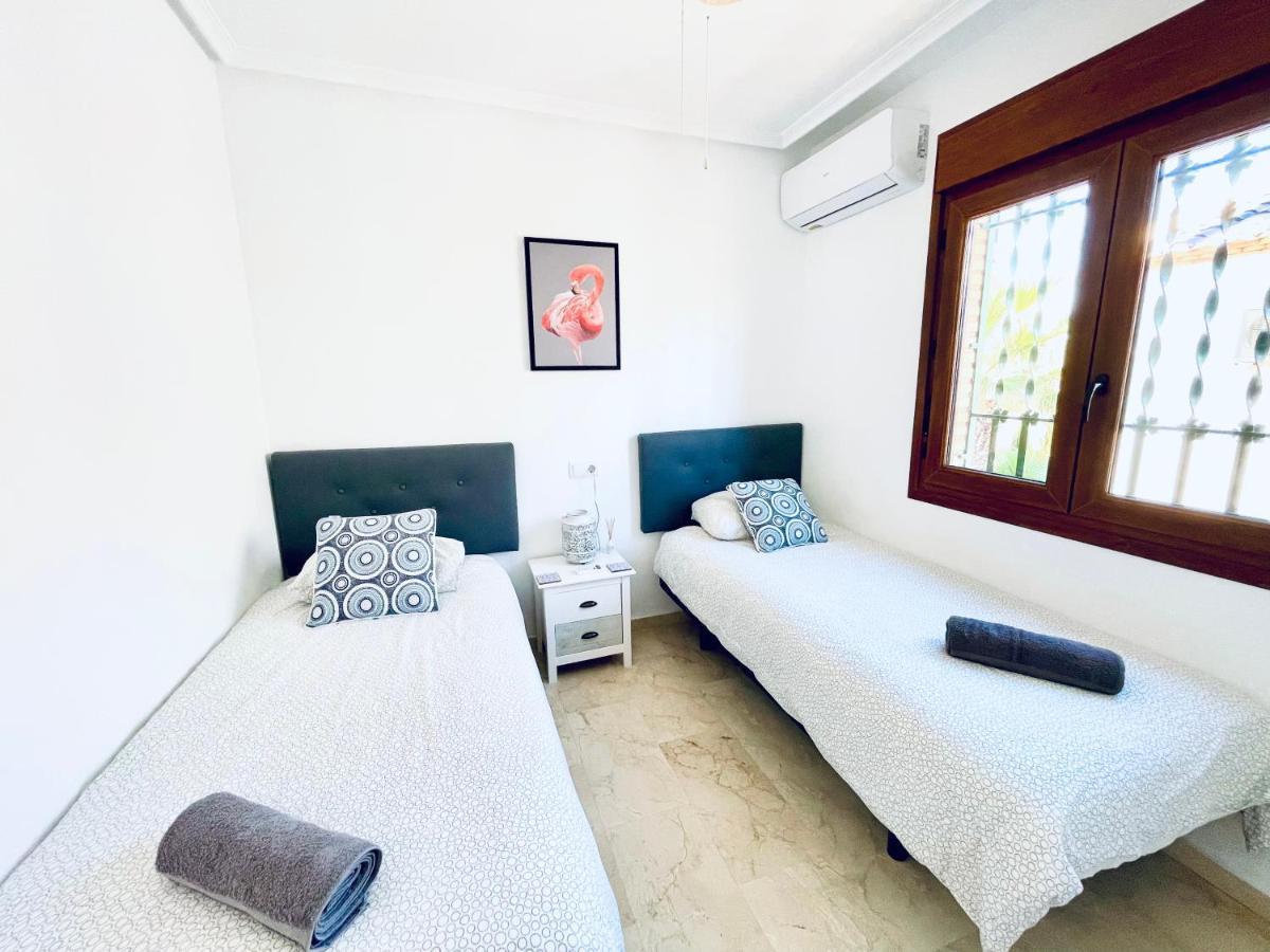 Casa Beth Villamartin 2 Bedroom/ 2 Bathroom With Pool 오리후엘라 외부 사진